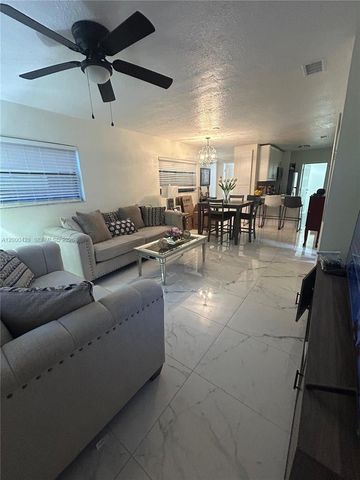 400 N 60th Way a, Hollywood, FL 33024