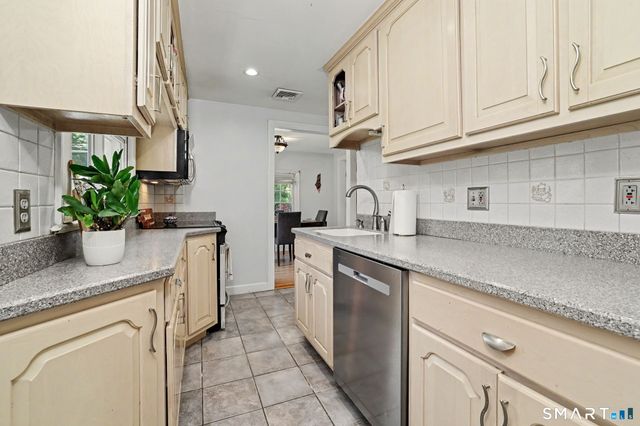 36 Donovan Road, Naugatuck, CT 06770