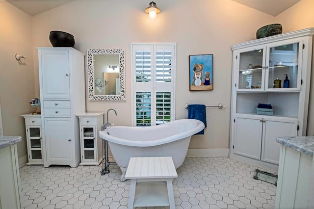 312 Amelia Ct, St Augustine, FL 32080