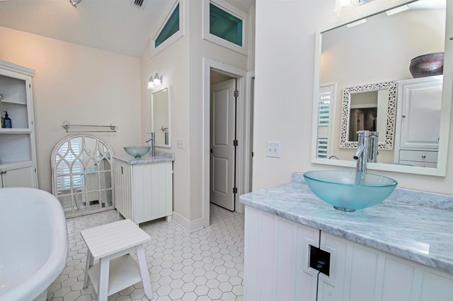 312 Amelia Ct, St Augustine, FL 32080