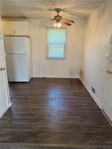 4610 E 40th Street, Kansas City, MO 64130