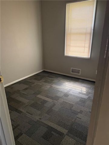 4610 E 40th Street, Kansas City, MO 64130