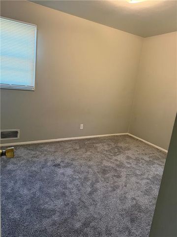 4610 E 40th Street, Kansas City, MO 64130