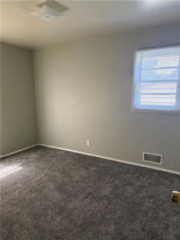 4610 E 40th Street, Kansas City, MO 64130