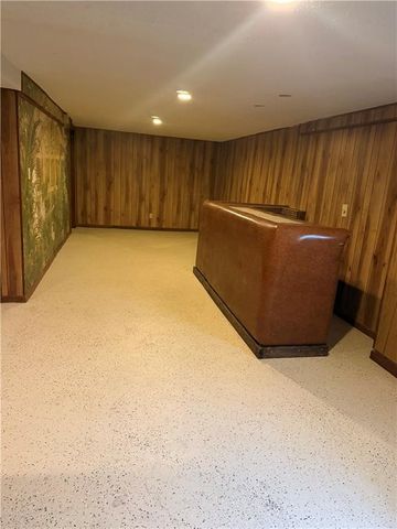 4610 E 40th Street, Kansas City, MO 64130
