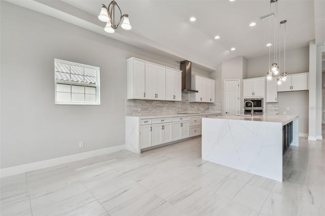 11239 RUSTIC TIMBER LOOP, San Antonio, FL 33576