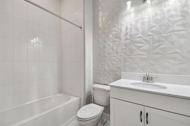 11239 RUSTIC TIMBER LOOP, San Antonio, FL 33576