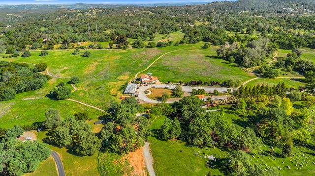 3000 Alexandrite Dr, Rescue, CA 95672