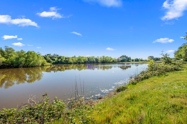 3000 Alexandrite Dr, Rescue, CA 95672