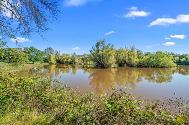 3000 Alexandrite Dr, Rescue, CA 95672