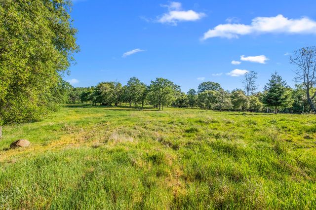 3000 Alexandrite Dr, Rescue, CA 95672