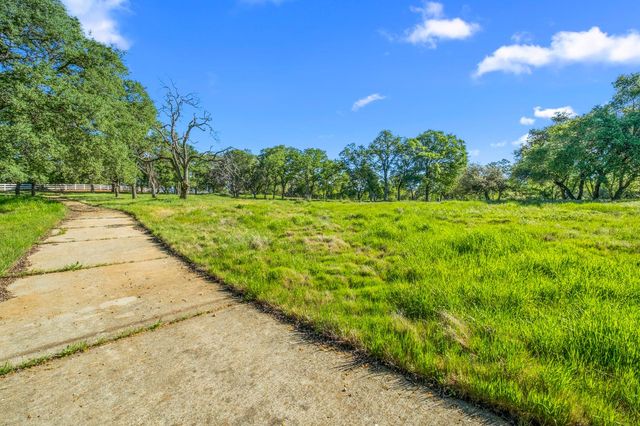 3000 Alexandrite Dr, Rescue, CA 95672