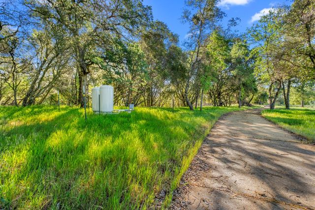 3000 Alexandrite Dr, Rescue, CA 95672