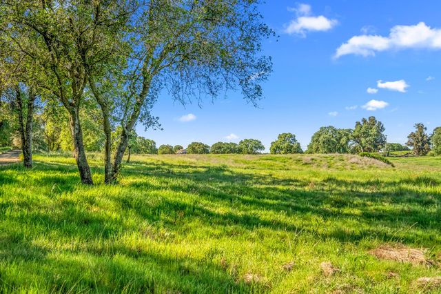 3000 Alexandrite Dr, Rescue, CA 95672