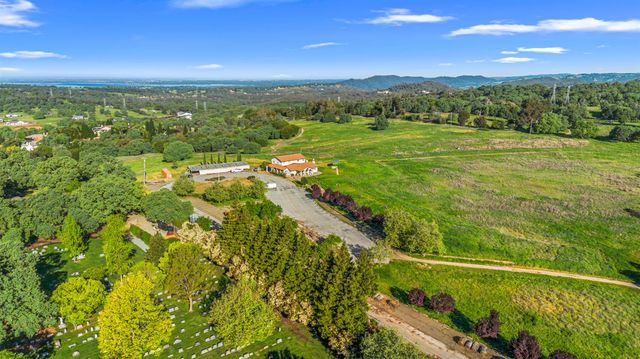 3000 Alexandrite Dr, Rescue, CA 95672