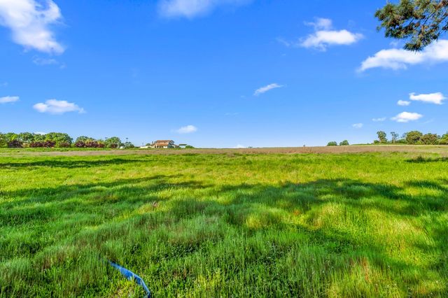 3000 Alexandrite Dr, Rescue, CA 95672