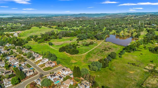 3000 Alexandrite Dr, Rescue, CA 95672