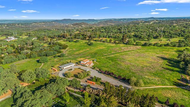 3000 Alexandrite Dr, Rescue, CA 95672