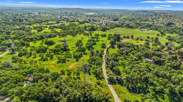 3000 Alexandrite Dr, Rescue, CA 95672