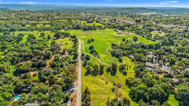 3000 Alexandrite Dr, Rescue, CA 95672