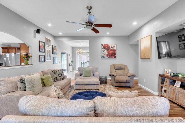 7045 S 369th East Avenue, Broken Arrow, OK 74014