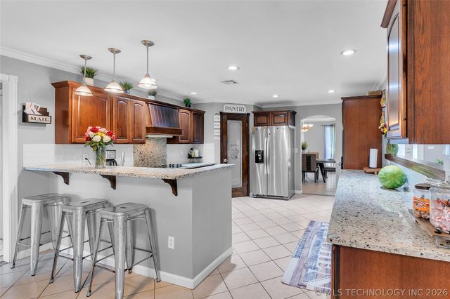 7045 S 369th East Avenue, Broken Arrow, OK 74014