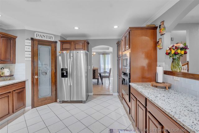 7045 S 369th East Avenue, Broken Arrow, OK 74014