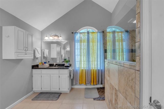 7045 S 369th East Avenue, Broken Arrow, OK 74014