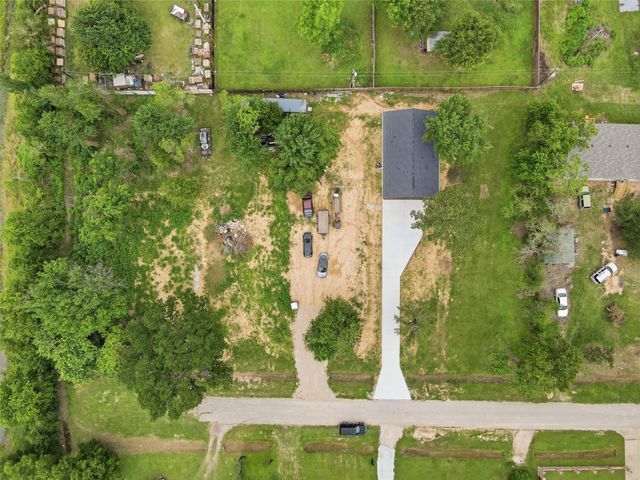 736 & 740 Azalea St, Prairie View, TX 77484