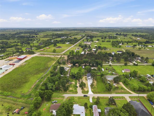 736 & 740 Azalea St, Prairie View, TX 77484