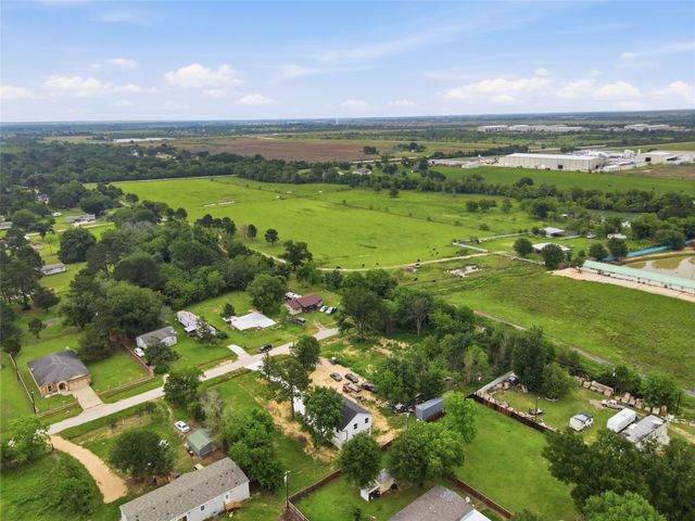 736 & 740 Azalea St, Prairie View, TX 77484