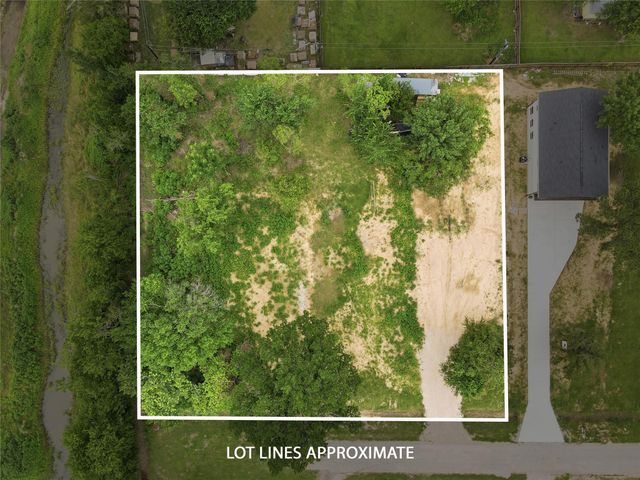 736 & 740 Azalea St, Prairie View, TX 77484