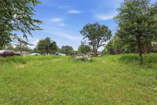 736 & 740 Azalea St, Prairie View, TX 77484