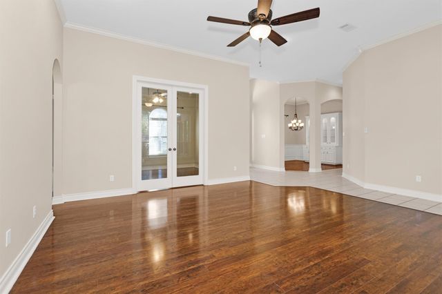 110 Wick Willow Drive, Montgomery, TX 77356