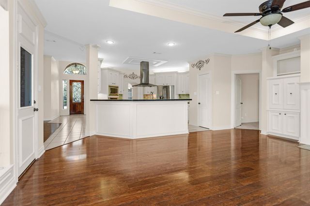 110 Wick Willow Drive, Montgomery, TX 77356