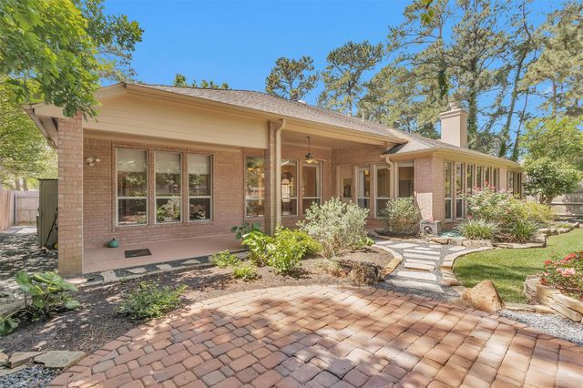 110 Wick Willow Drive, Montgomery, TX 77356