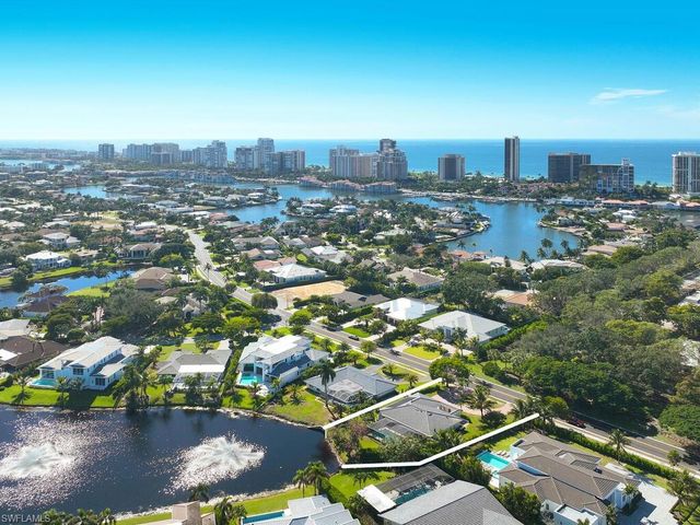 4916 Crayton RD, Naples, FL 34103