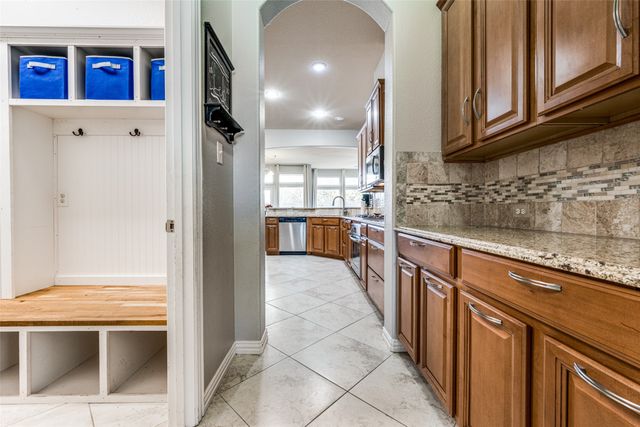 360 Falstaff Drive, Roanoke, TX 76262