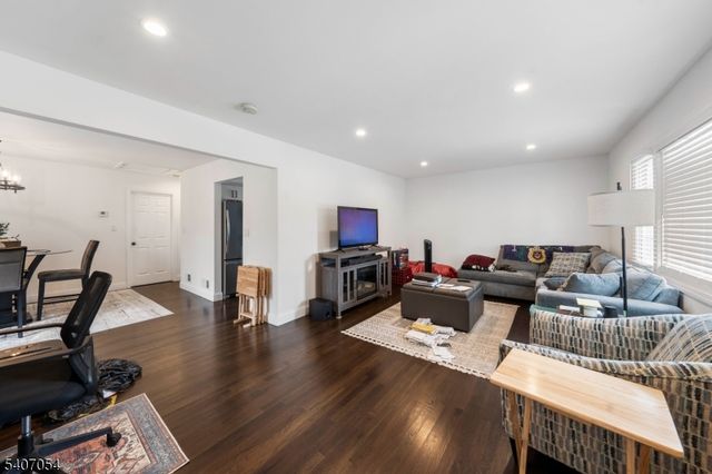 25 Evelyn Ct, Maplewood Twp., NJ 07040