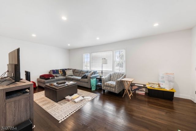 25 Evelyn Ct, Maplewood Twp., NJ 07040