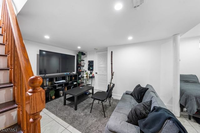 25 Evelyn Ct, Maplewood Twp., NJ 07040