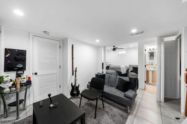 25 Evelyn Ct, Maplewood Twp., NJ 07040