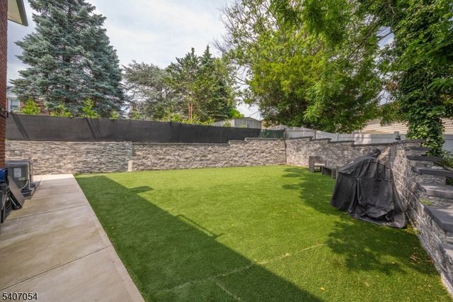 25 Evelyn Ct, Maplewood Twp., NJ 07040