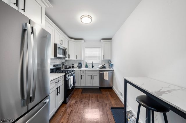 25 Evelyn Ct, Maplewood Twp., NJ 07040