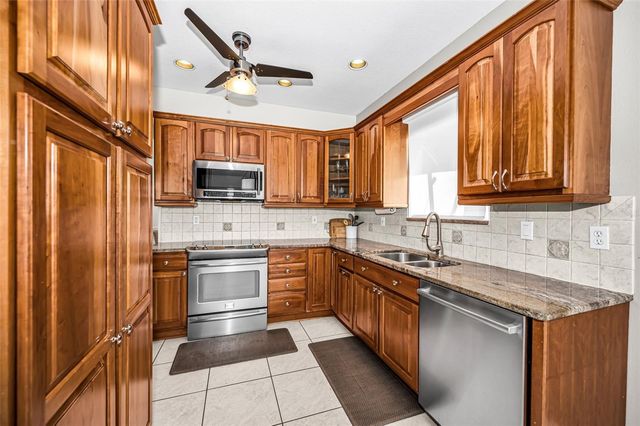 1418 WOODSTREAM DRIVE, Oldsmar, FL 34677