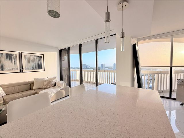 1000 W Island Boulevard 1911, Aventura, FL 33160
