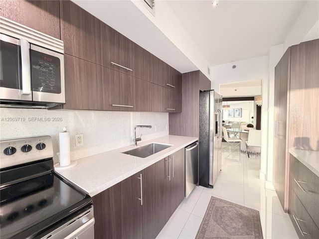 1000 W Island Boulevard 1911, Aventura, FL 33160