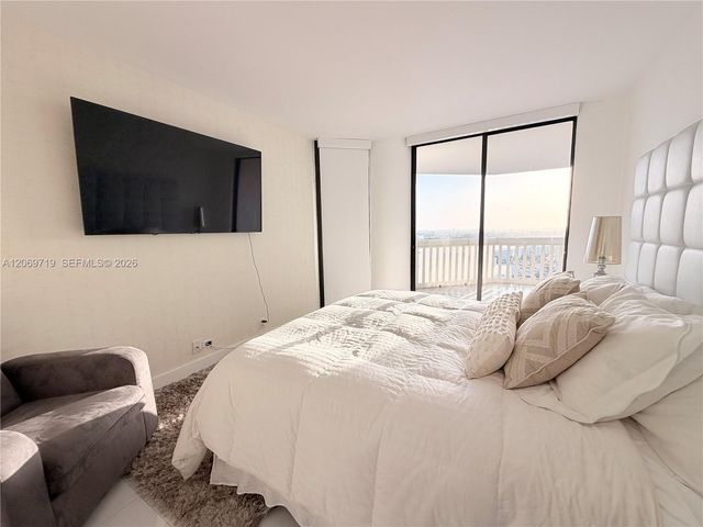 1000 W Island Boulevard 1911, Aventura, FL 33160