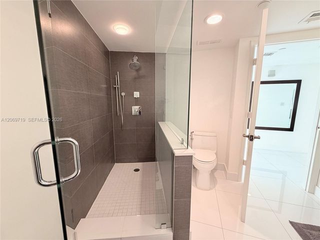 1000 W Island Boulevard 1911, Aventura, FL 33160