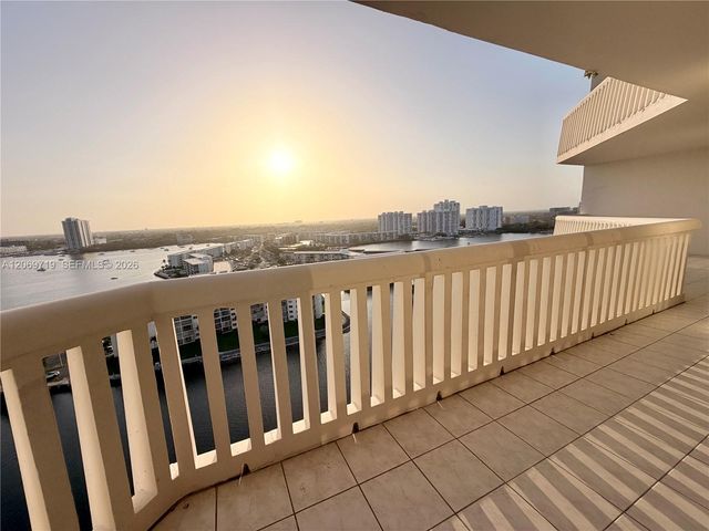1000 W Island Boulevard 1911, Aventura, FL 33160
